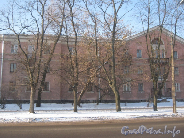 2-я Комсомольская ул., дом 19, корп. 1. Левая часть дома. Фото январь 2012 г.
