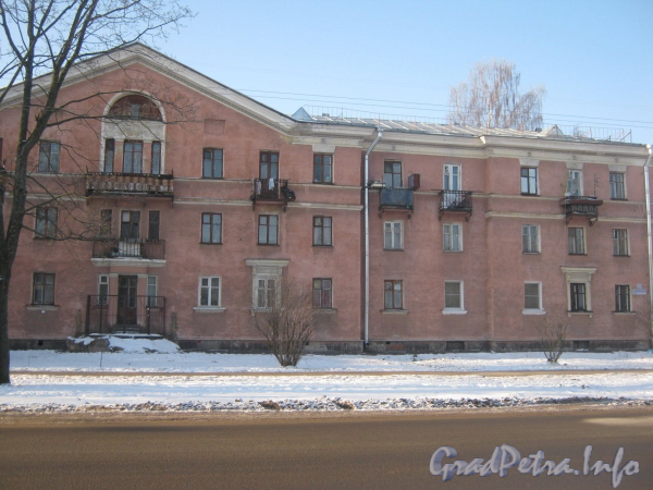 2-я Комсомольская ул., дом 19, корп. 1. Правая часть дома. Фото январь 2012 г.