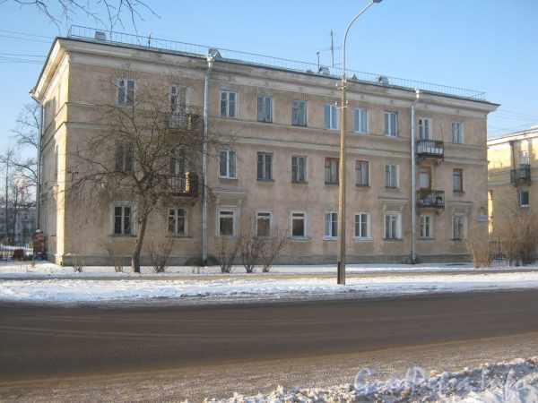 2-я Комсомольская ул., дом 17. Общий вид жилого дома. Фото январь 2012 г.