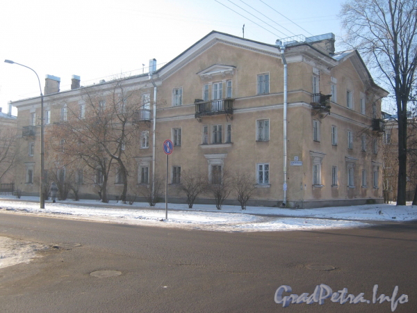 2-я Комсомольская ул., дом 15, корп. 1. Вид от перекрёстка с Новобелецкой ул. Фото январь 2012 г.