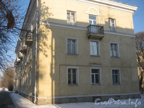 2-я Комсомольская ул., дом 8. Общий жилого вид дома. Фото январь 2011 г.