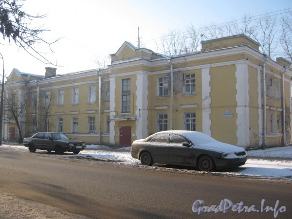 2-я Комсомольская ул., дом 11, корп. 1. Фасад жилого дома со стороны 2-ой Комсомольской ул. Фото январь 2011 г.