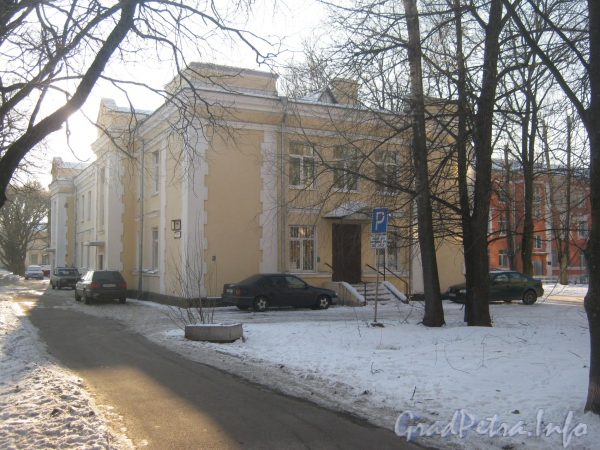 2-я Комсомольская ул., дом 3. Общий жилого вид дома со стороны дома 44 по ул. Чекистов. Фото январь 2011 г.