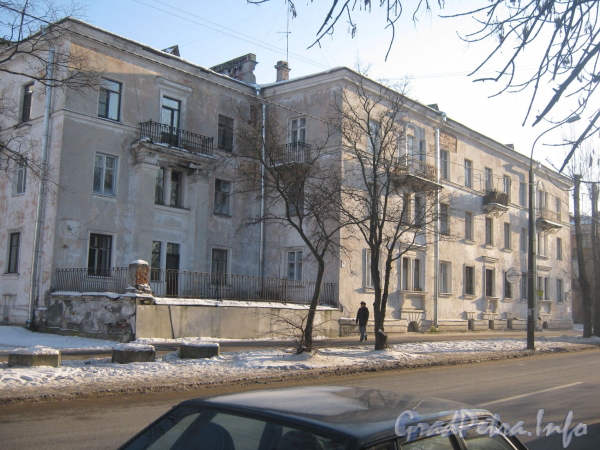 Ул. Летчика Пилютова, дом 12. Общий вид дома. Фото январь 2011 г.