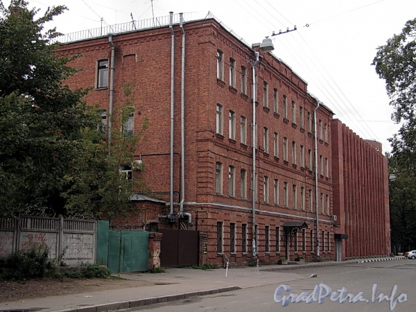 Дома 6 и 8 по Инструментальной улице. Фото сентябрь 2011 г.