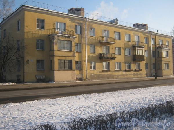 Ул. Летчика Пилютова, дом 32. Общий вид жилого дома. Фото февраль 2012 г.