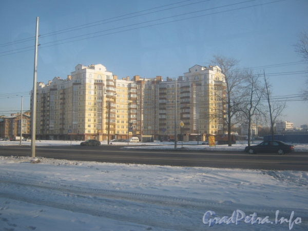 Ул. Солдата Корзуна ул., дом 4. Фасад дома со стороны пр. Маршалажукова. Фото февраль 2012 г.