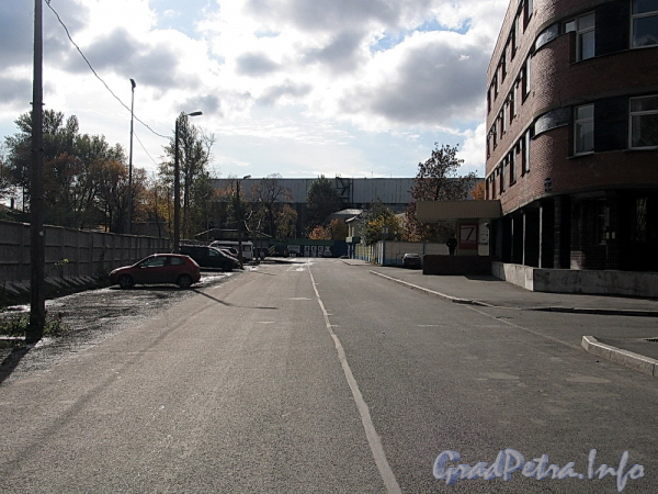 Перспектива Ремесленной улицы от Петровского проспекта в сторону Малой Невы. Фото октябрь 2011 г.