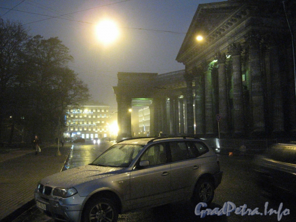 Вид с Казанской улицы в сторону Невского пр. туманной августовской ночью 2008 года.