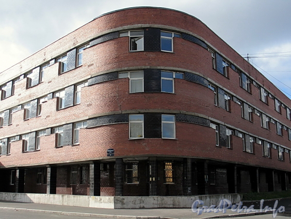 Ремесленная ул., д. 17 (по карте РГИС - 9 лит. Н). Фрагмент фасада административного корпуса. Фото октябрь 2011 г.