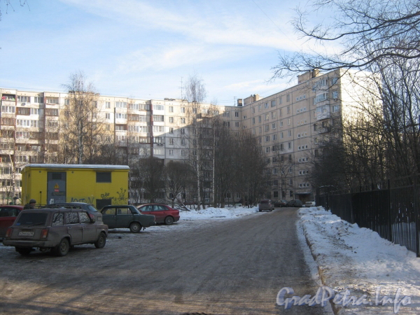 Ул. Кржижановского, дом 15. Общий вид жилого дома со стороны двора. Фото февраль 2012 г.