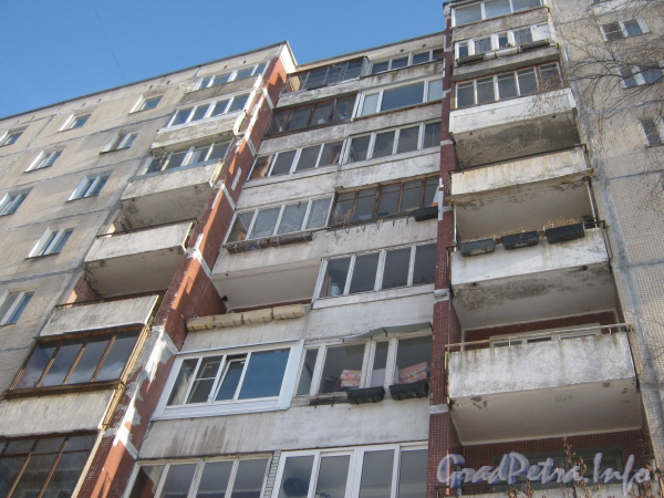 Ул. Кржижановского, дом 13. Старые балконы со стороны двора. Фото февраль 2012 г.