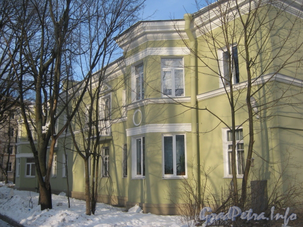 Ул. Коммуны, дом 54, корп. 2. Общий вид со стороны дома 52. Фото февраль 2012 г.