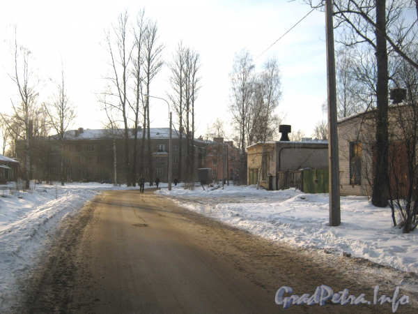 Поворот ул. Ковалёвской перед 17 домом. Фото февраль 2012 г. от котельной (дом 16а справа).