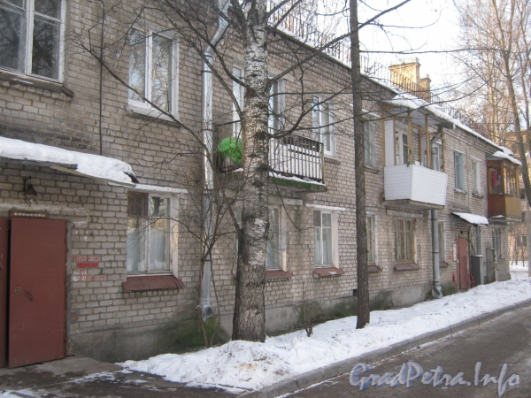 Ковалевская ул. дом 24. Общий вид со стороны парадных. Фото февраль 2012 г.