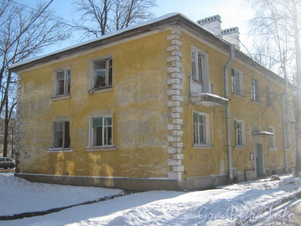 Ул. Тамбасова, дом 21, корп. 4. Общий вид со стороны дома 19 корпус 5. Фото февраль 2012 г.