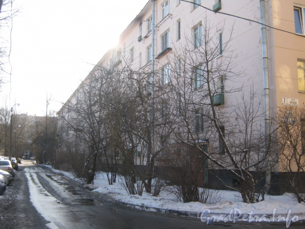 Ул. Бурцева, дом 7. Общий вид дома со стороны парадных. Фото февраль 2012 г.