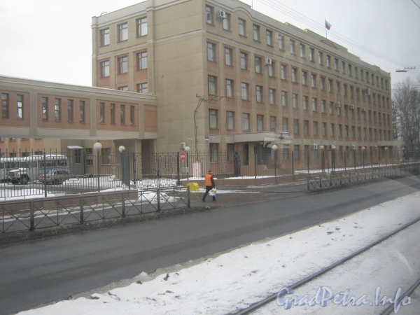 Кронштадтская ул., дом 3. Правое крыло здания и переход между левой и правой частью здания. Фото февраль 2012 г.
