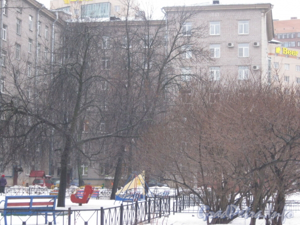 Бассейная ул., дом 12. Общий вид угловой с ул. Варшавской части дома. Фото февраль 2012 г. со стороны двора.