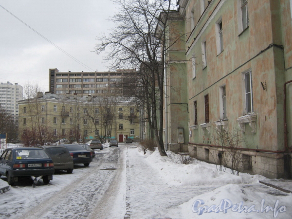 Ул. Белоусова, дом 23. Вид со стороны двора. Фото февраль 2012 г.