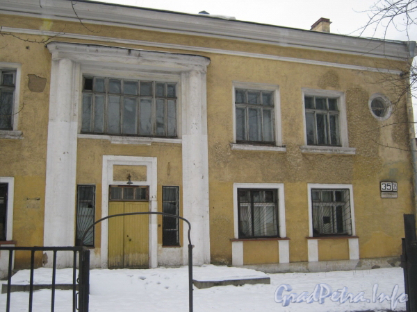Севастопольская ул., дом 35. Общий вид здания со стороны Севастопольской ул. Фото февраль 2012 г.
