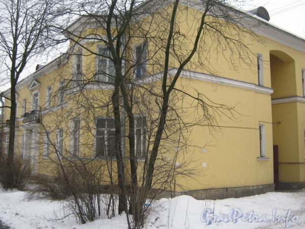 Ул. Белоусова, дом 14. Общий вид со стороны дома 16. Фото февраль 2012 г.