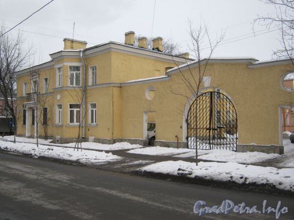 Севастопольская ул., дом 34. Общий вид со стороны дома 31 корпус 1. Фото февраль 2012 г.