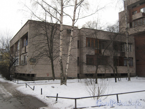 Севастопольская ул., дом 45. Двухэтажная часть дома со стороны Севастопольской ул. Фото февраль 2012 г.