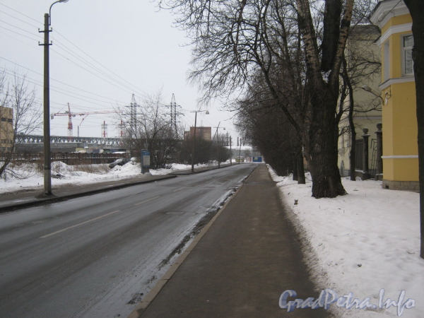 Перспектива Новоовсянниковской ул. от дома 17 в сторону Баррикадной ул. Фото февраль 2012 г.