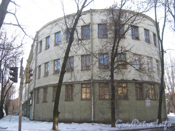 Балтийская ул., дом 35. Общий вид со стороны дома 36. Фото март 2012 г.