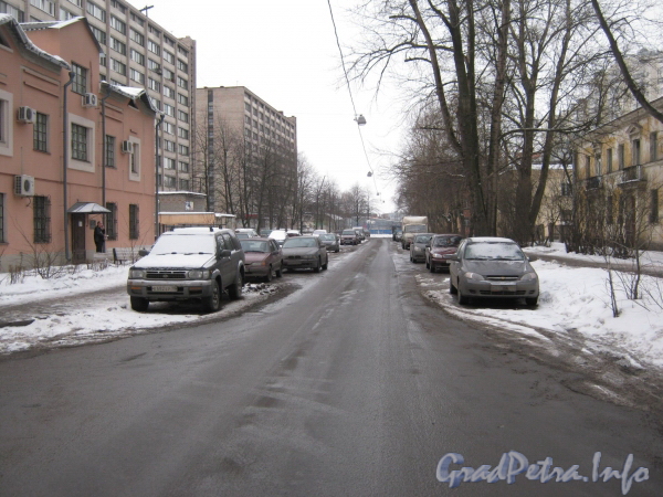 Перспектива ул. Зои Космодемьянской от дома 28 в сторону ул. Баррикадной. Фото февраль 2012 г.
