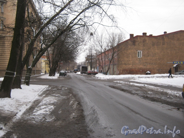 Вид ул. Зои Космодемьянской в сторону пр. Стачек от ул. Губина. Фото февраль 2012 г.