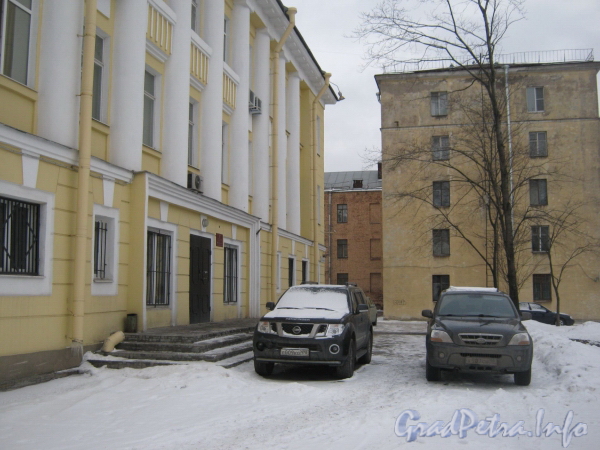 Ул. Зои Космодемьянской, дом 31 (слева), дом 29 (справа). Фото февраль 2012 г.