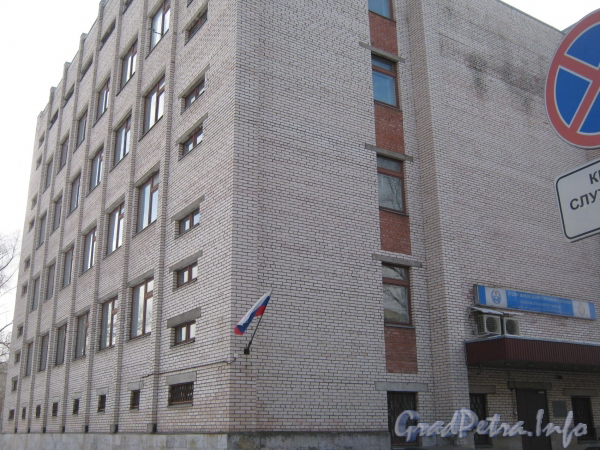 Ул. Тамбасова, дом 13, корп. 1. Общий вид здания со стороны ул. Тамбасова. Фото март 2012 г.