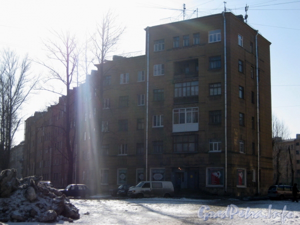Ул. Швецова, дом 10. Общий вид с Балтийской ул. Фото март 2012 г.