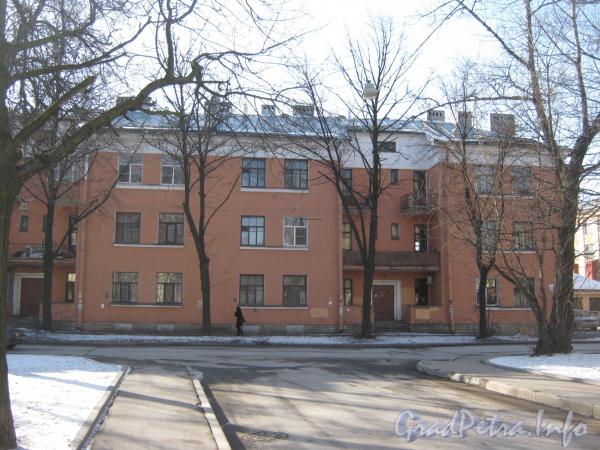 Общий вид с ул. Метростроевцев. Фото март 2012 г.