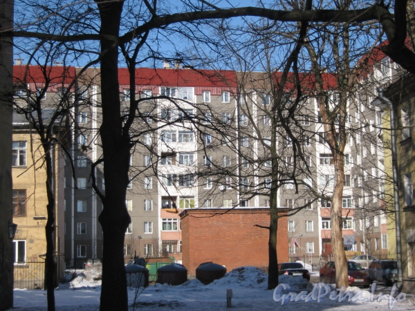 Ул. Метростроевцев, дом 5. Общий вид дома с Балтийской ул. Фото март 2012 г.
