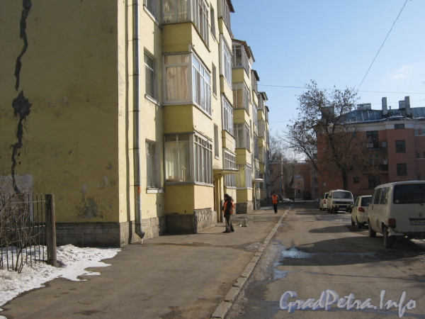Тракторная ул., дом 15. Фасад со стороны Сивкова пер. Фото март 2012 г.