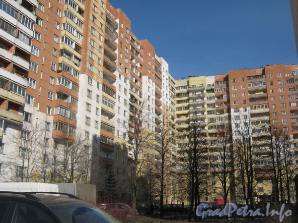 Ул. Маршала Захарова, дом 60. Фасад жилого дома со стороны улицы Маршала Захарова. Фото март 2012 г.
