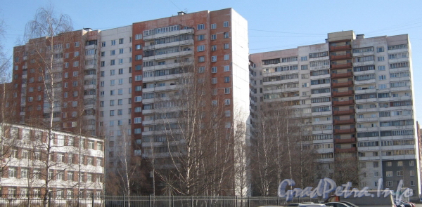 Ул. Маршала Захарова, дом 56. Общий вид со стороны дома 50 корпус 1. Фото март 2012 г.