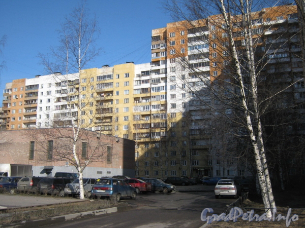 Ул. Маршала Захарова, дом 50, корп. 1. Вид со двора. Фото март 2012 г.