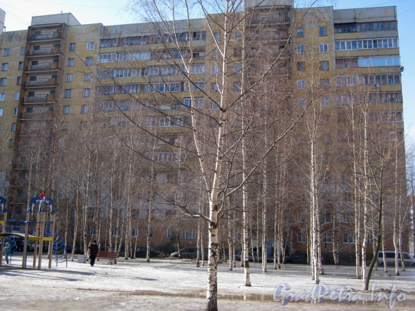 Ул. Маршала Захарова, дом 30. Правое крыло здания. Фото март 2012 г.