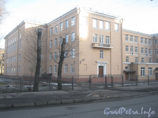 Ул. Маршала Говорова, дом 9. Правое крыло здания. Фото март 2012 г.
