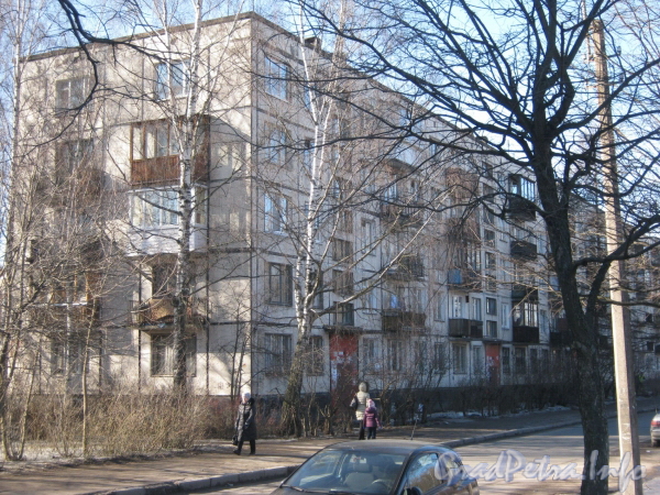 Ул. Козлова, дом 17, корпус 1. Общий вид с ул. Козлова. Фото март 2012 г.
