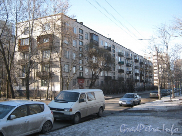 Ул. Козлова, дом 15 корпус 1. Общий вид с ул. Козлова. Фото март 2012 г.