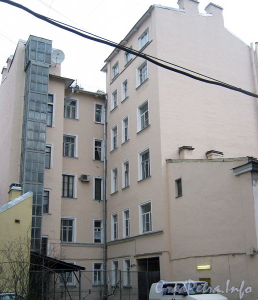 4-я Красноармейская ул., дом 18, лит. Б. Вид со двора. Фото март 2012 г.
