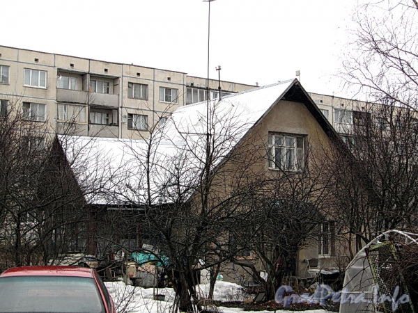 Старожиловская ул., д. 3. Вид со двора. Фото апрель 2012 г.