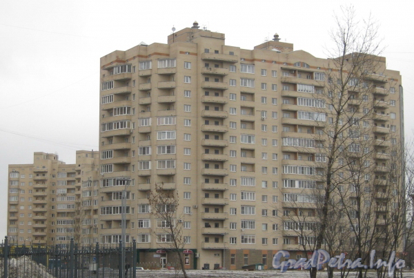 Варшавская ул., дом 23 корпус 3. Общий вид дома с Бассейной ул. Фото март 2012 г.