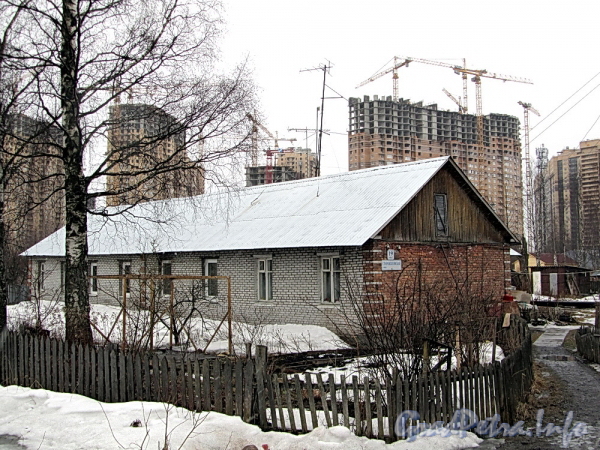 Старожиловская ул., д. 19, корп. 1. Общий вид. Фото апрель 2012 г.