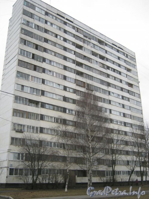 Ул. Тамбасова, дом 6 корпус 1. Фасад дома. Фото апрель 2012 г.
